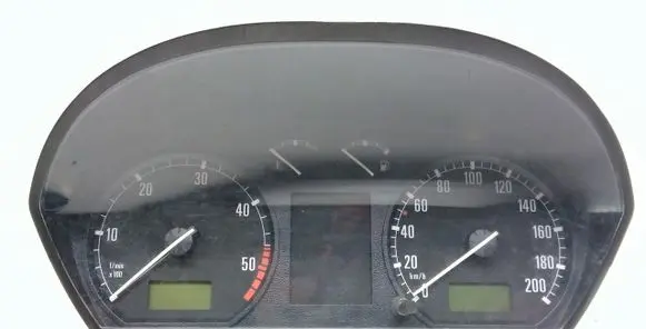 Speedometer (instrument cluster)
