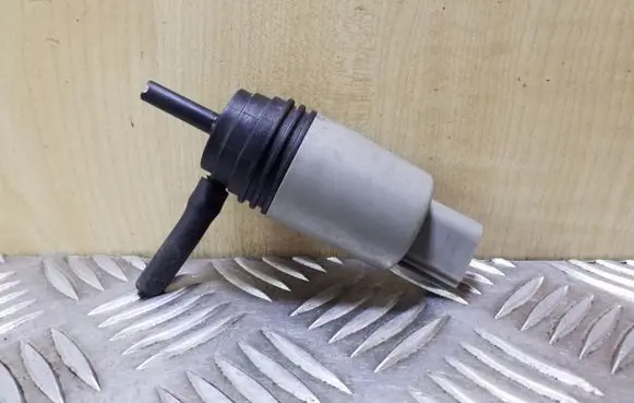 BMW 1 E81 E87 Windscreen/windshield washer pump 57126934159 23557610