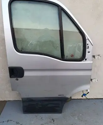 Iveco Daily 4th gen Front door