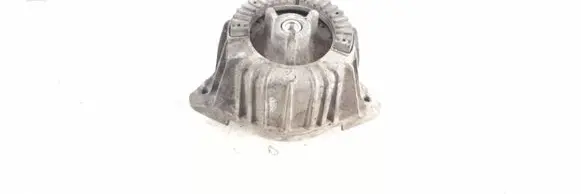 Mercedes-Benz E W212 Engine mount bracket 2042406117 A2042406117