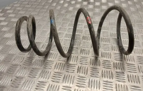 Toyota Previa (XR30, XR40) II Front coil spring