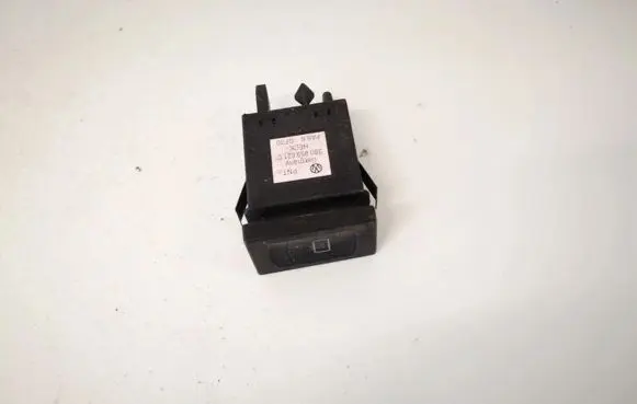 Volkswagen PASSAT B5 Windscreen/window heater switch 3b0959621c