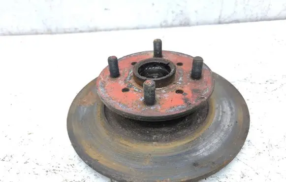 Volvo 340 - 360 Front wheel hub