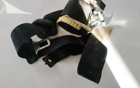Opel Astra G Front seatbelt 00067328c