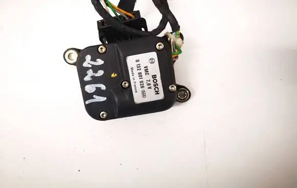 Audi A4 S4 B5 8D Air flap motor/actuator 0132801026