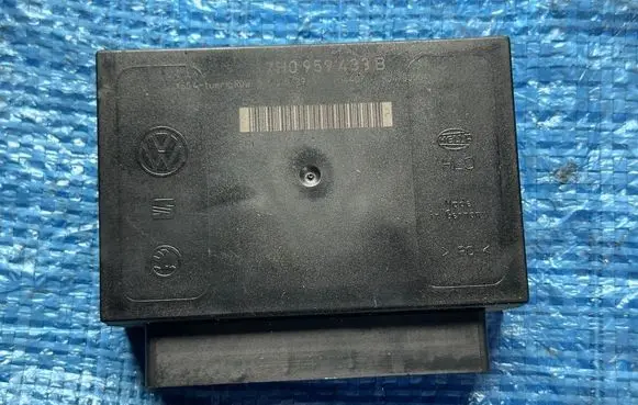 Volkswagen Transporter - Caravelle T5 Comfort/convenience module 7H0959433B