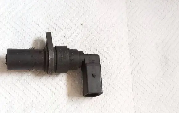 BMW 5 E39 Crankshaft position sensor 2247926 1362 4300
