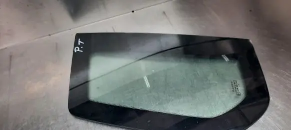 Mazda 2 Rear side window