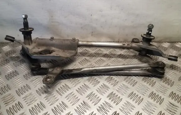 Honda FR-V Front wiper linkage 