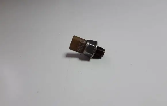 Skoda Octavia Mk2 (1Z) Fuel pressure sensor 03L906054A