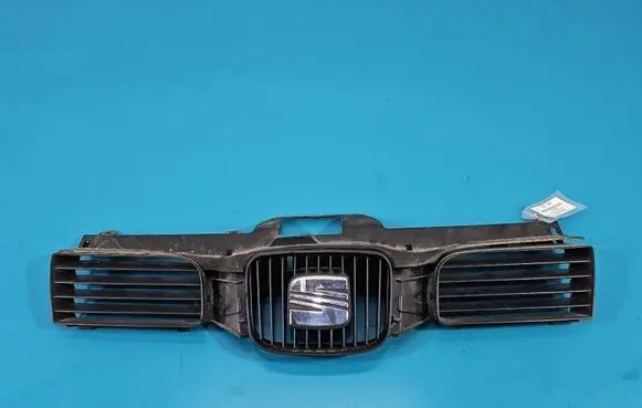 Seat Leon (1M) Front bumper upper radiator grill IMPRK1601480