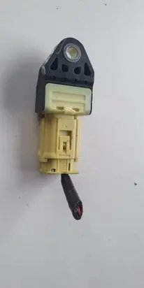 Toyota RAV 4 (XA30) Airbag deployment crash/impact sensor