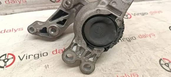 Engine mount bracket