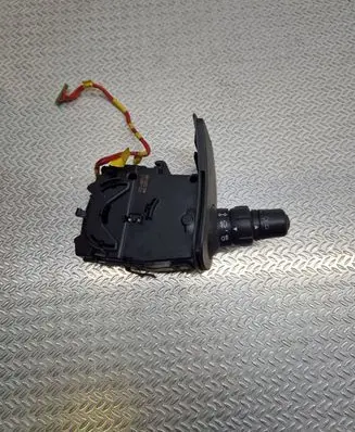 Renault Clio III Indicator stalk 43042F