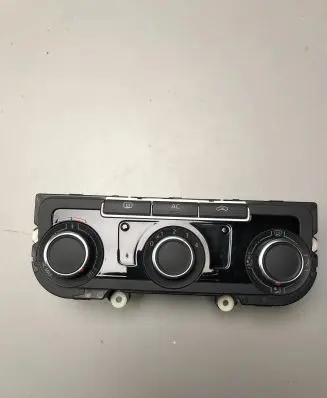 Volkswagen Golf VI Climate control unit 7N0907426AM 5HB00975170
