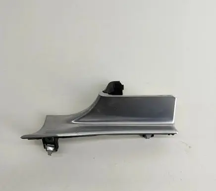 Dashboard glove box trim