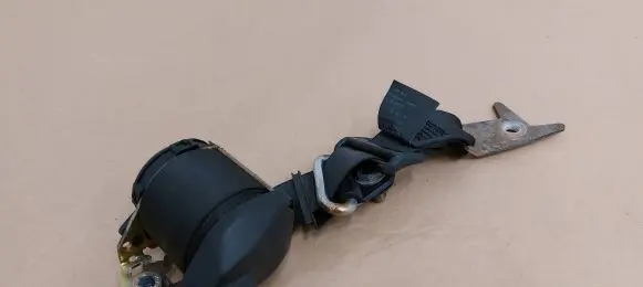 Mercedes-Benz 380 560SEC C126 Rear seatbelt 1268602286