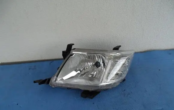 Toyota Hilux (AN10, AN20, AN30) Headlight/headlamp 0K18