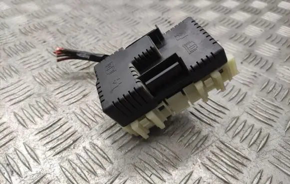Volvo S80 Fuse module