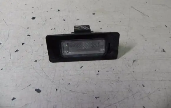 Volkswagen PASSAT B6 Number plate light 8T0943021 I3829