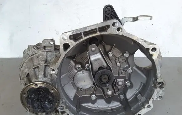 Manual 5 speed gearbox