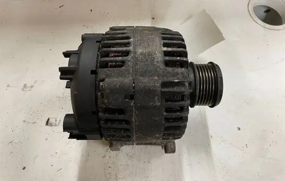 Volkswagen Golf V Generator/alternator 06F903023C 2542695F 707003632