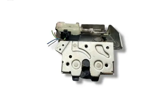 Ford Mondeo Mk III Tailgate/trunk/boot lock/catch/latch 3s71a43102ab