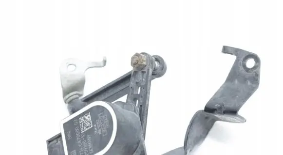 Headlight/headlamp level sensor