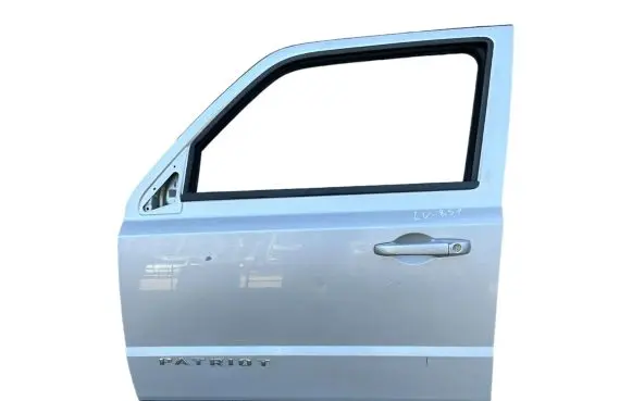 Jeep Patriot Front door