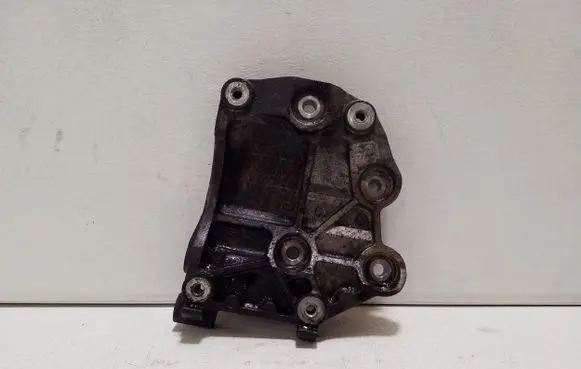 Mitsubishi L200 A/C compressor mount bracket 