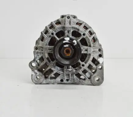 Volkswagen Polo V 6R Generator/alternator 03D903025J
