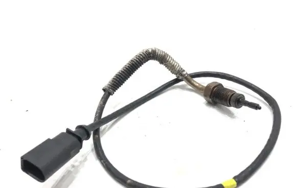 Volkswagen Golf VII Exhaust gas temperature sensor 04L906088AR