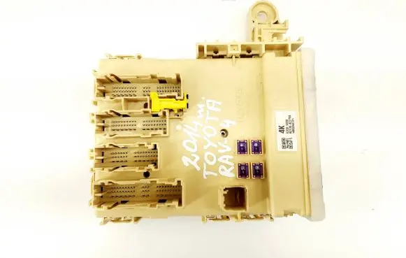 Toyota RAV 4 (XA40) Fuse module 8922142130 63583309