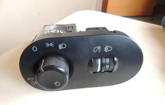 Seat Ibiza III (6L) Light switch 6L1941531