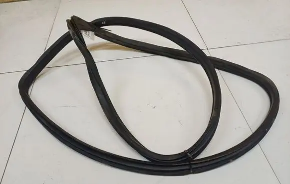 Saab 9-5 Rubber seal front coupe door 