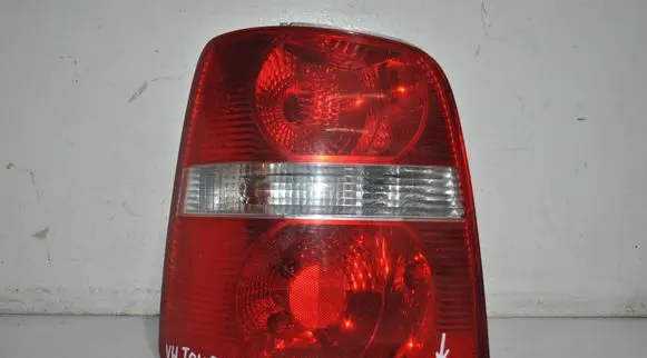 Volkswagen Touran I Tail light bulb cover holder 1T0945257A
