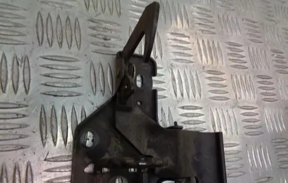 Volkswagen Polo IV 9N3 Engine bonnet/hood lock/latch loop/hook 