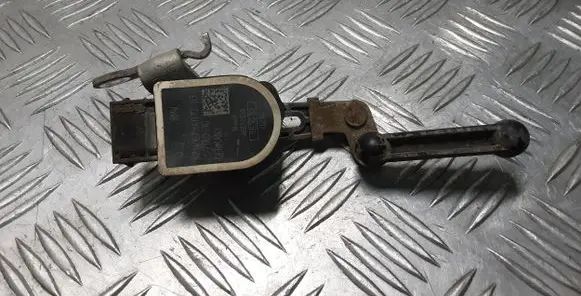 Headlight/headlamp level sensor
