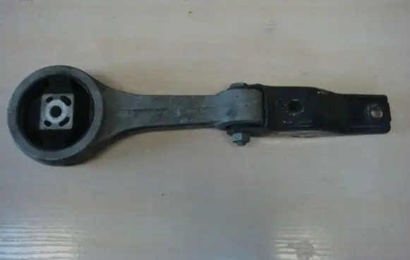 Skoda Fabia Mk2 (5J) Engine mount bracket