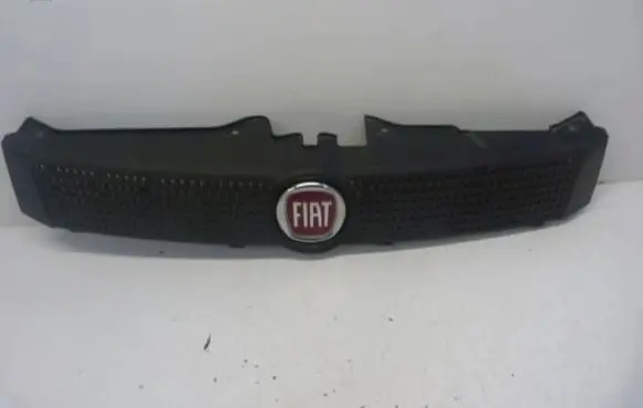 Fiat Panda II Front bumper upper radiator grill