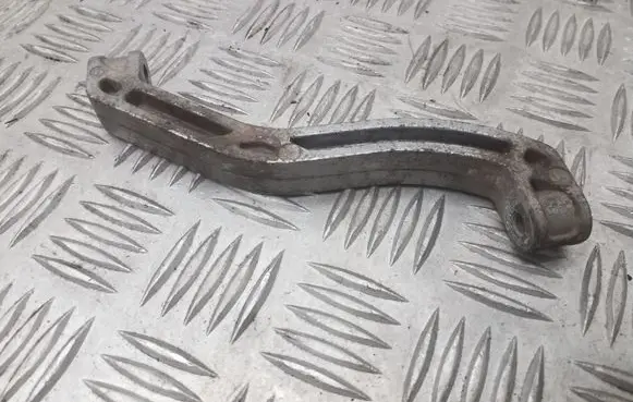 Volkswagen Jetta VI Gearbox mounting bracket 1K0199359E