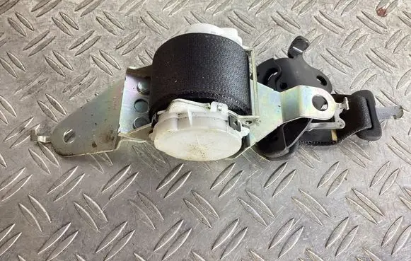 Lexus NX Middle seatbelt (rear) 7J5440