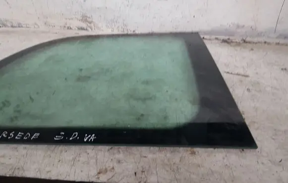 Mercedes-Benz Vaneo W414 Rear side window
