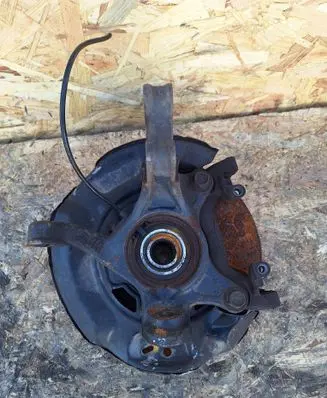Toyota Yaris Front wheel hub spindle knuckle