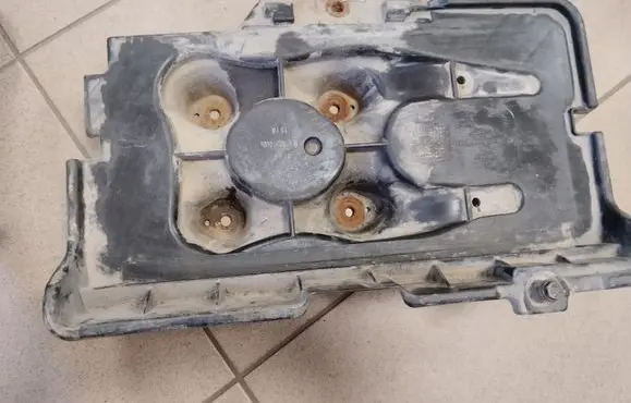 Seat Leon (1M) Battery tray 1J0915333