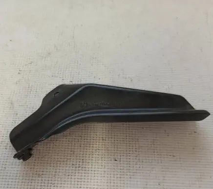 BMW 5 E60 E61 Other engine bay part 7117646