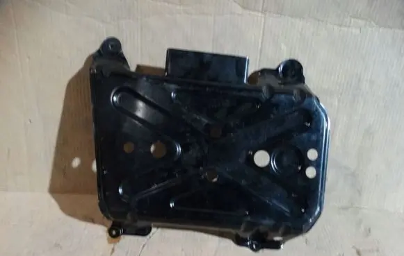 Porsche Cayenne (9Y0 9Y3) Battery box tray 4M0825911C