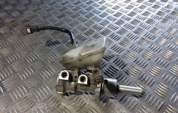 Peugeot 307 Master brake cylinder 22472579 0204224576
