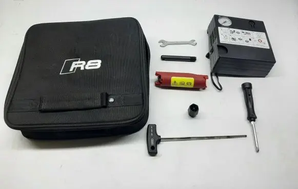 Audi R8 4S Tool set 