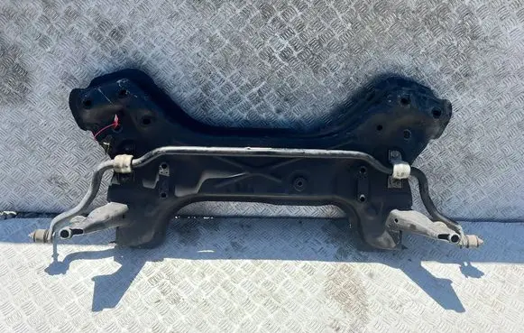 Engine mounting bracket